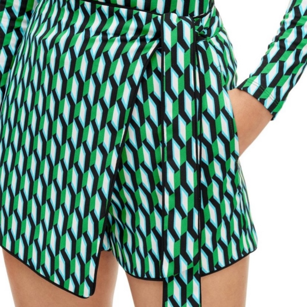 Diane Von Furstenberg XS bright bold Geometric Wrap Skort with pockets
